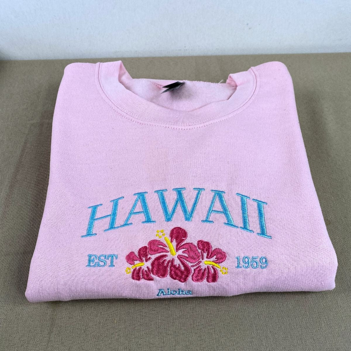 Embroidered Hawaii State Sweatshirt - Hibiscus Aloha Gift